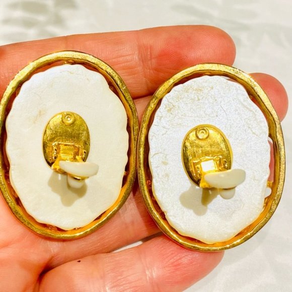 Extravagant and extraordinary VINTAGE clips earrings with shell - Picture 4 of 6